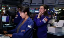 Wall Street Rises Ahead of Megacap Growth Results, Fed Decision