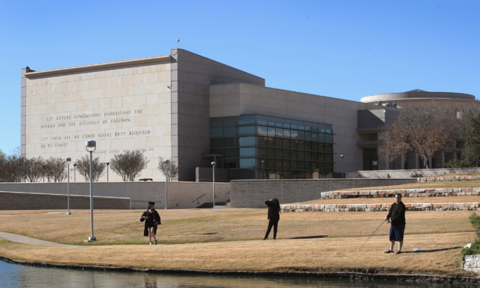 Texas A&M President Resigns Amid Fallout Over Botched Hiring Of Black ...