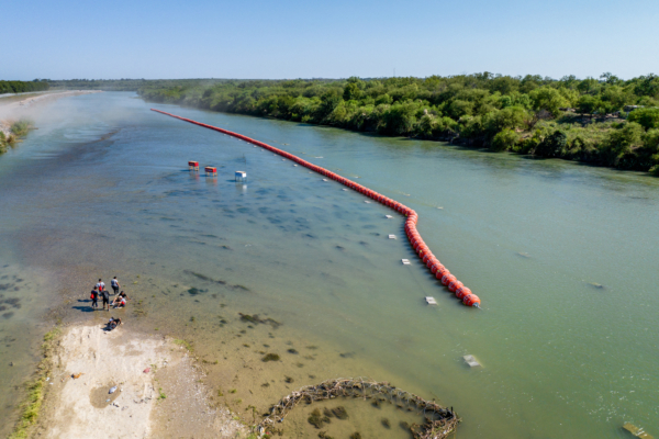 Court Overturns Order to Remove Rio Grande Barrier