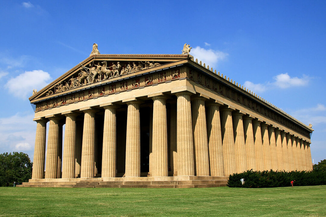 The centerpiece of Centennial Park in Nashville, Tenn. The Parthenon is a full-scale replica of the original Parthenon in Athens. (Mayur Phadtare/CC BY-SA 3.0)
