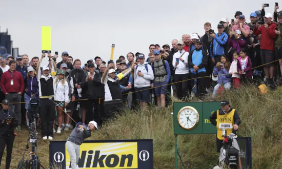 Harman Steadies Himself at British Open to Keep a 5-shot Lead Over Young