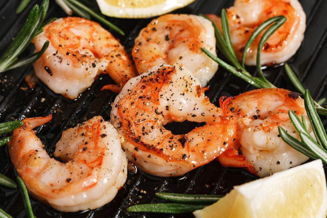 Shrimp is delicious and nutritious, but some things must be considered when eating it. (KudPhotoCreate/Shutterstock)
