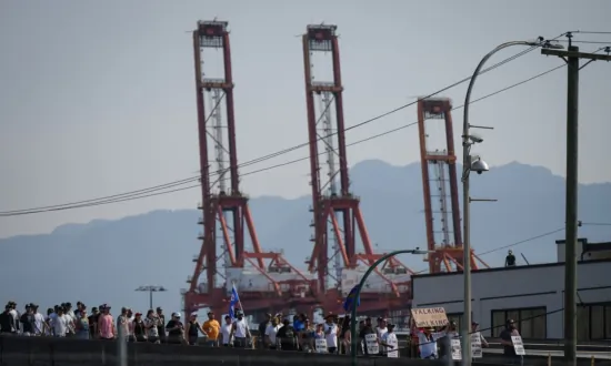 BC Port Workers Will Get Eyes on Contract Offer From Maritime Employers