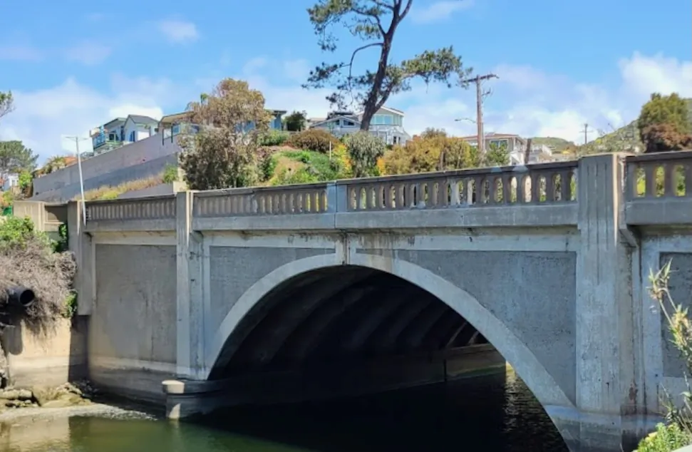 The Aliso Creek Bridge in Laguna Beach, California. (Google Maps/Screenshot via The Epoch Times)