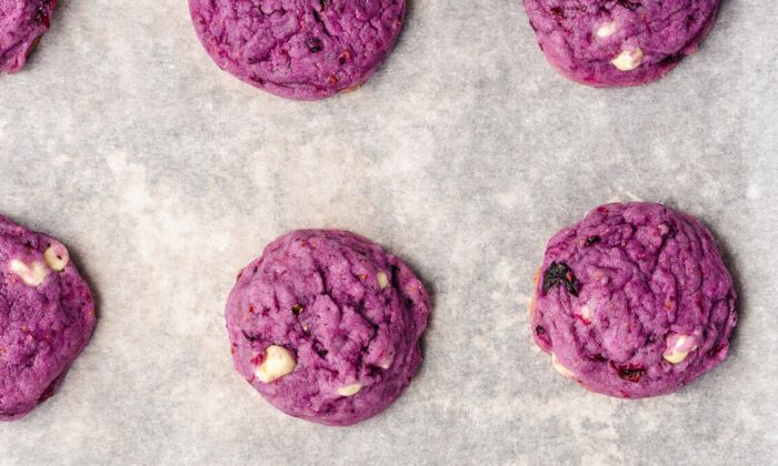 Two-Bite Blueberry Cookies Are Bursting With Fruit Flavor