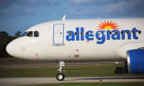 Extreme Heat Pushes Airlines to Shed Fuel, Limit Passengers