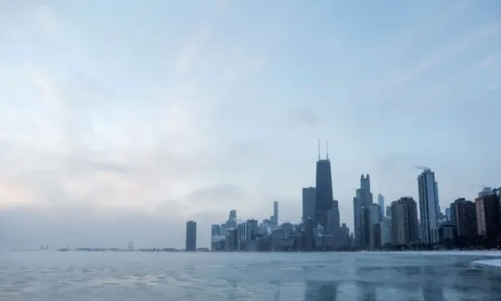 Woman Dies, 6 People Hospitalized After Boat Hits Chicago Breakwall and Capsizes in Lake Michigan