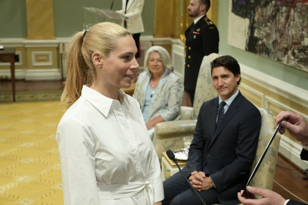 Minister of Canadian Heritage Pascale St-Onge takes the oath of office as Prime Minister Justin Trdueau looks on, during a cabinet swearing-in ceremony at Rideau Hall in Ottawa on July 26, 2023. (Adrian Wyld/The Canadian Press)