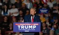 Trump: US Should Halt Aid to Ukraine Amid Biden Corruption Probe