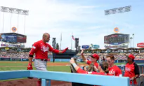 Reds Drub Dodgers 9-0 to Claim Season Series