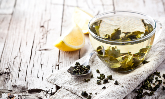 10 Reasons to Drink Green Tea