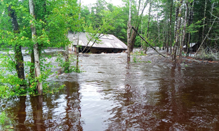 NS Couple Stays Positive Despite Watching Hand Built Home Washed Away   Id5437649 JeffandNadine1 700x420 