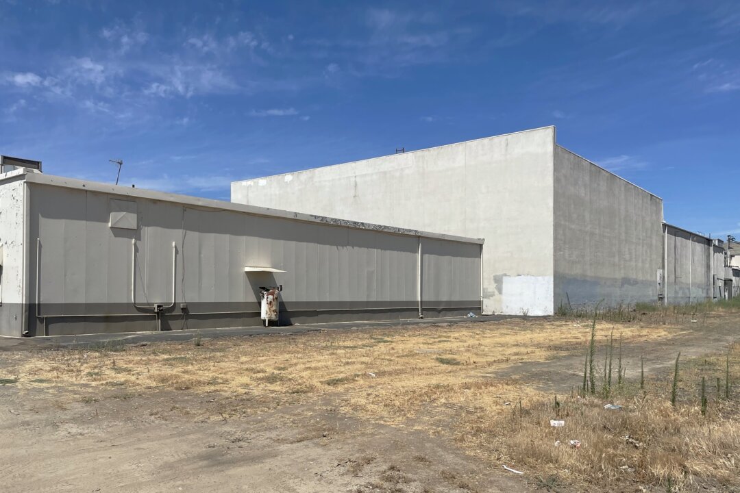 The exterior of a biolab, in Reedley, Calif., on July 31, 2023. (Nathan Su/The Epoch Times)