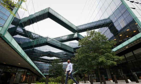 Fitch Downgrades Fannie Mae, Freddie Mac After US Rating Cut