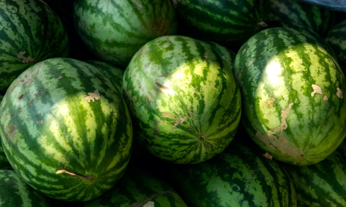 How to Pick and Cut a Watermelon