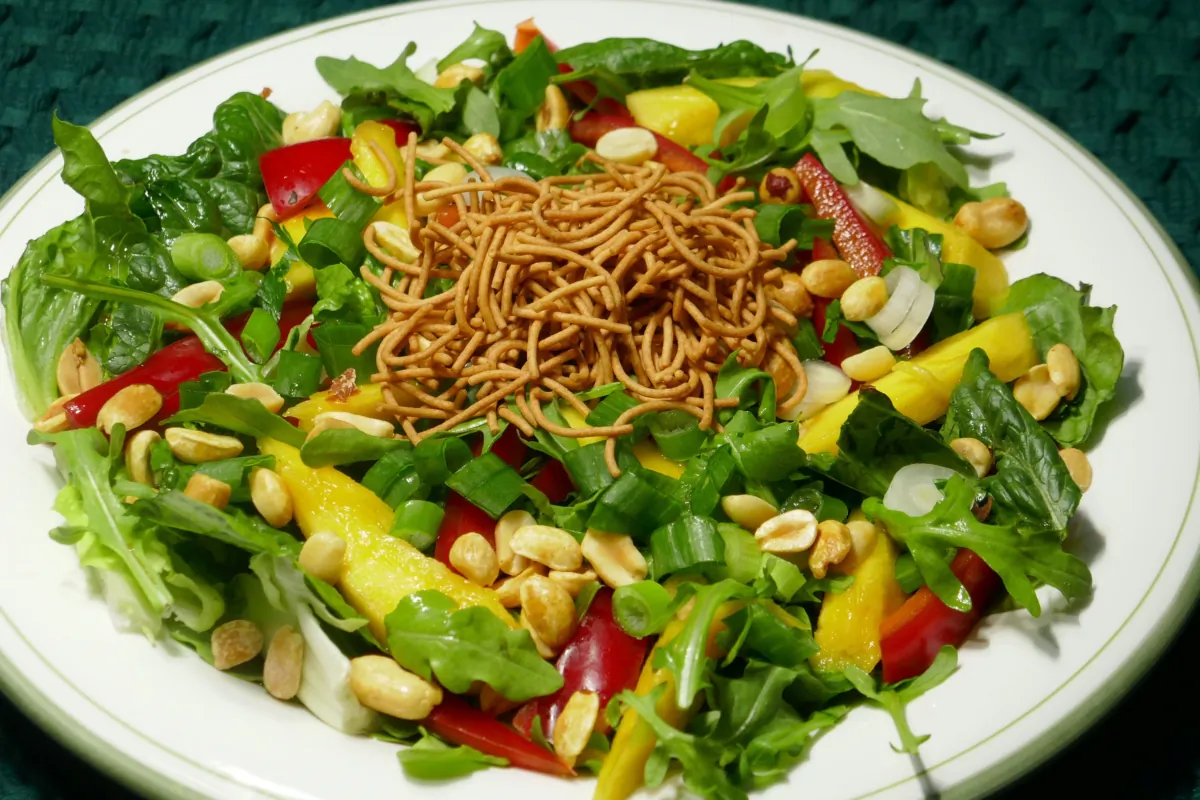 Asian Mango Salad. (Linda Gassenheimer/TNS)
