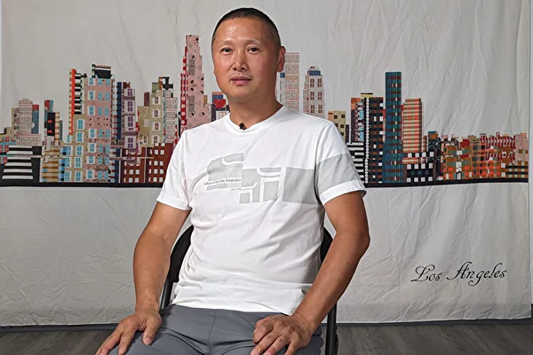 Hu Dewang, a former businessman who recently fled China, in Los Angeles, Calif., on July 19, 2023. (Ma Shang’en/The Epoch Times)