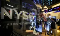 Wall Street Slides as Moody’s Downgrades Stoke Banking Concerns