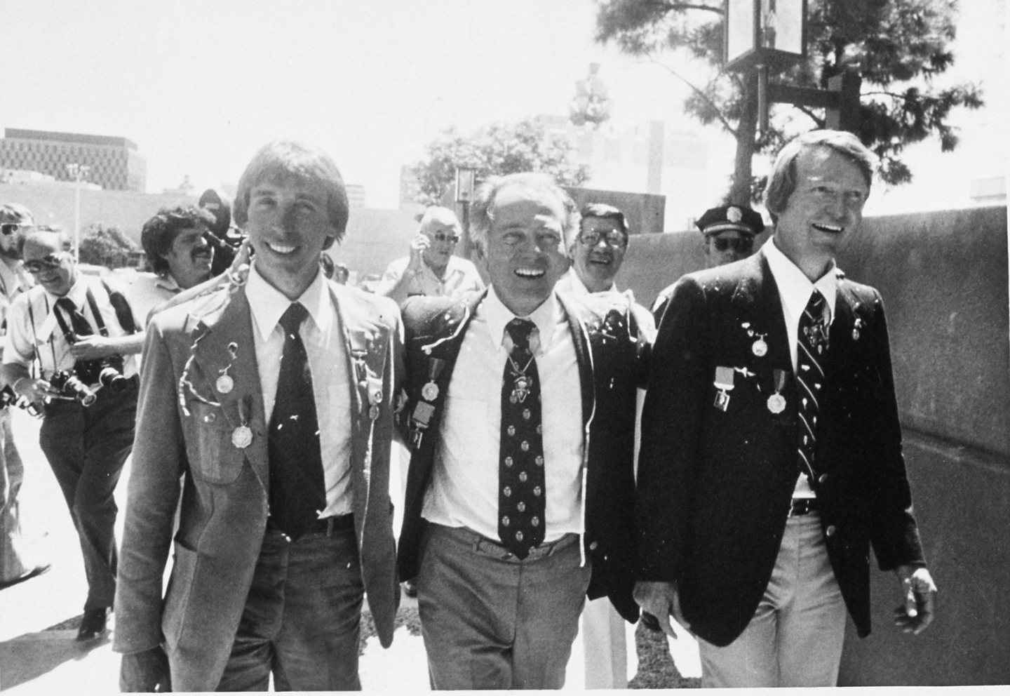Double Eagle II Crew
