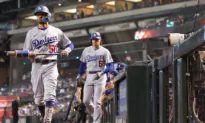 Freeman Stays Hot and so Do the Dodgers, Who Beat the Diamondbacks 5–4
