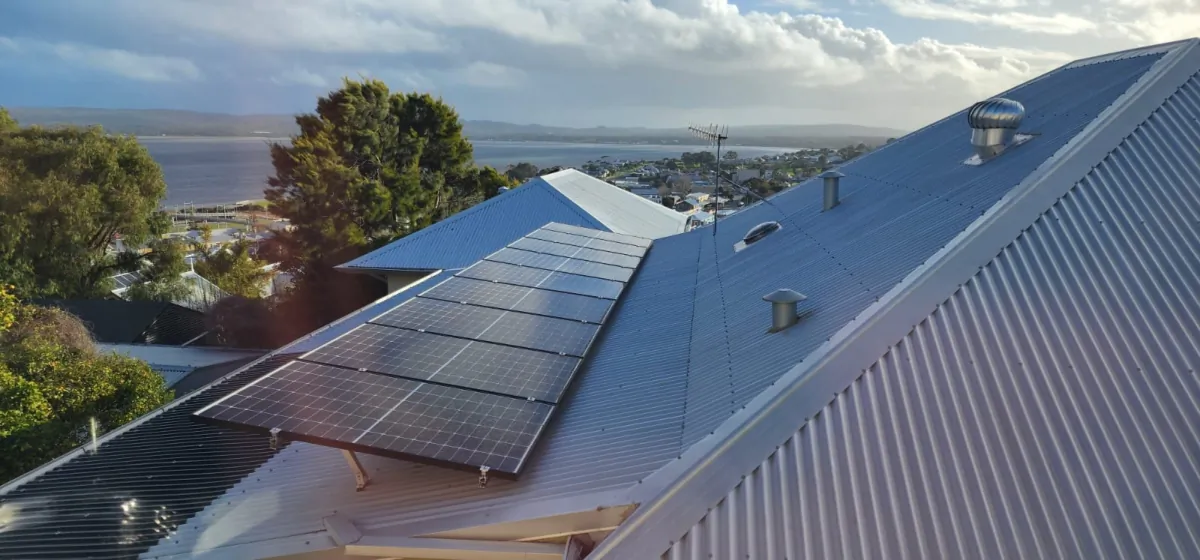 Solar panels on a roof in Albany, Western Australia, on Aug. 8, 2023. (Susan Mortimer/The Epoch Times)