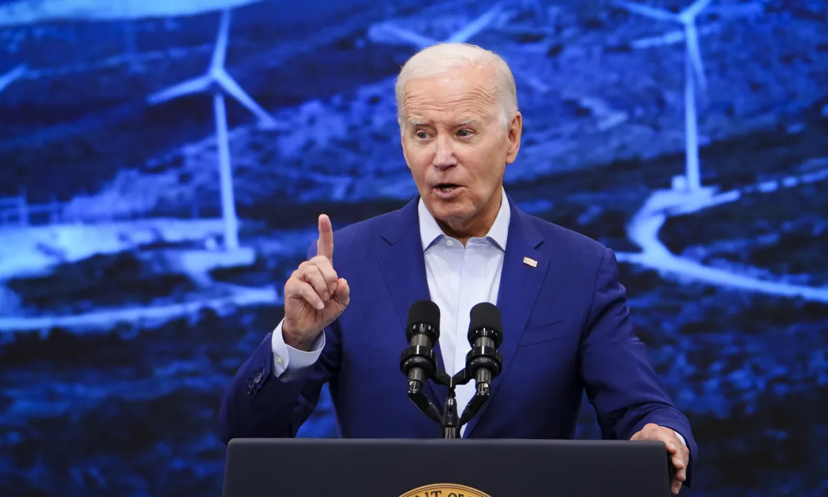 President Joe Biden speaks at an Arcosa Wind Towers Inc. manufacturing facility in Belen, N.M., on Aug. 9, 2023. (Madalina Vasiliu/The Epoch Times)