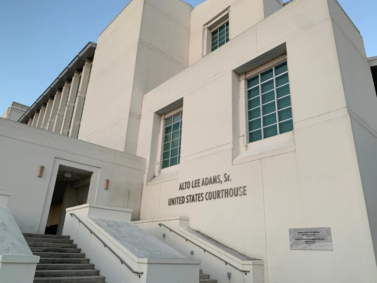 Alto Lee Adams, Sr. U.S. Courthouse in Ft. Pierce, Fla., on Aug. 10, 2023. (TJ Muscaro/The Epoch Times)