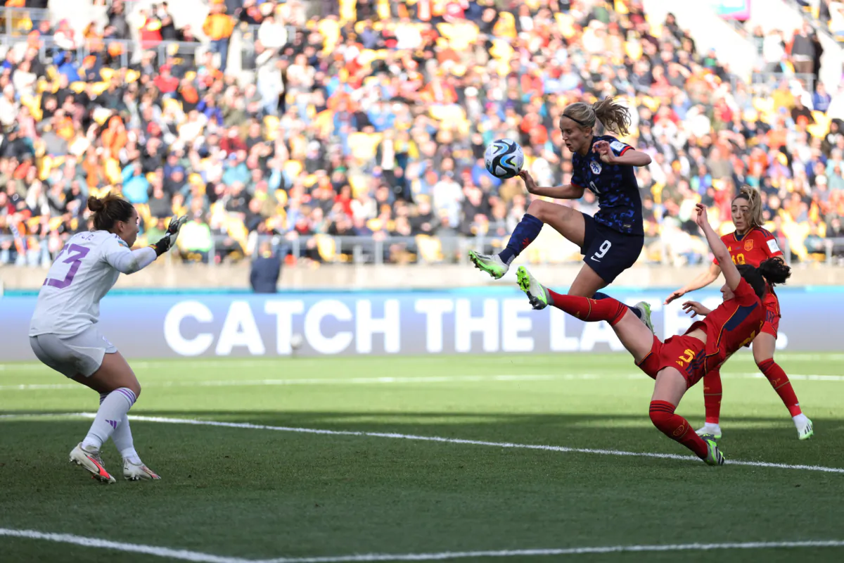 Katja Snoeijs of Netherlands and Ivana Andres of Spain compete for the ball  during the FIFA Women's World Cup Australia & New Zealand 2023 Quarter Final match between Spain and Netherlands at Wellington Regional Stadium  in Wellington, New Zealand, on August 11, 2023. (Lars Baron/Getty Images)