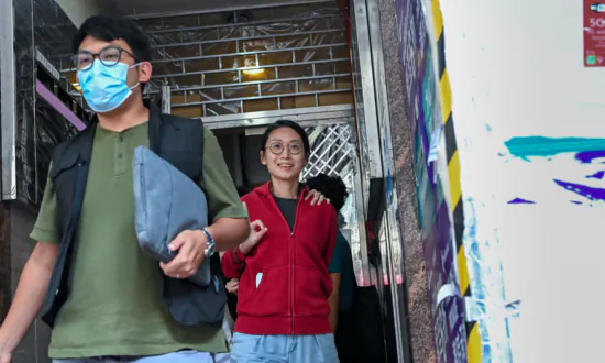 Hongkonger Detained by National Security Police Shows Fearlessness With Smiles