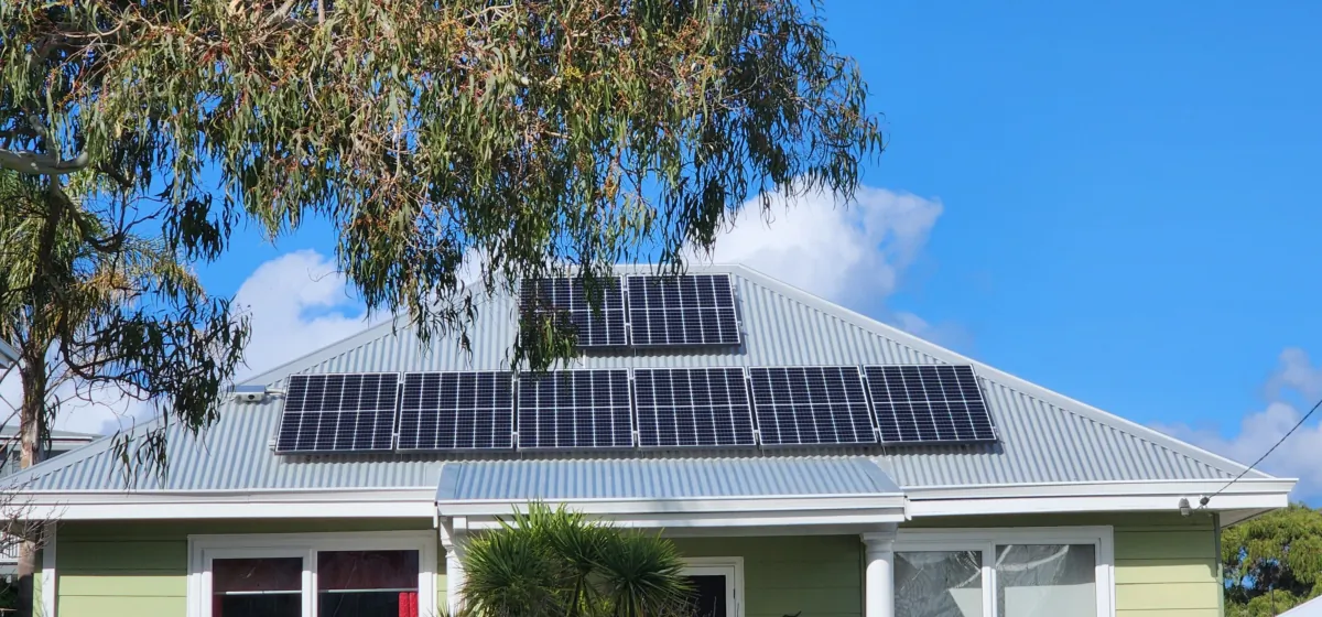 Solar panels can be seen on a roof top in Albany, Western Australia, on Aug. 13. 2023. (Susan Mortimer/The Epoch Times)
