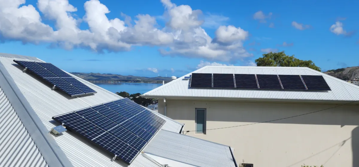 Solar panels can be seen on a roof top in Albany, Western Australia, on Aug. 13. 2023. (Susan Mortimer/The Epoch Times)