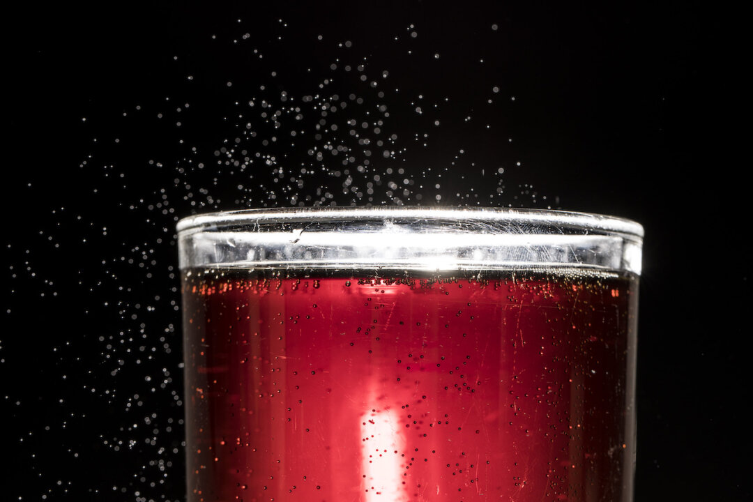 A photo illustration of a soda. (Dan Kitwood/Getty Images)