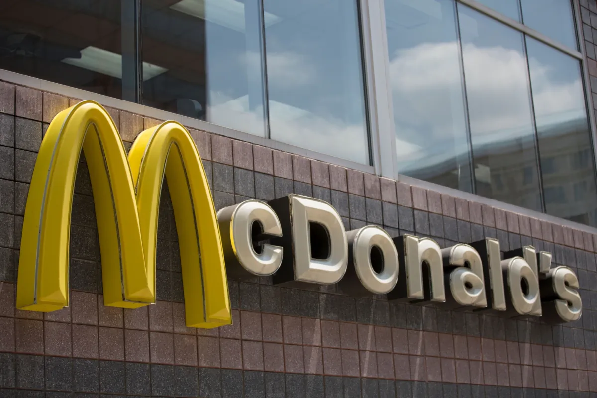 The McDonald's logo is seen outside a restaurant in Washington, DC, on July 9, 2019. (Alastair Pike/AFP via Getty Images)