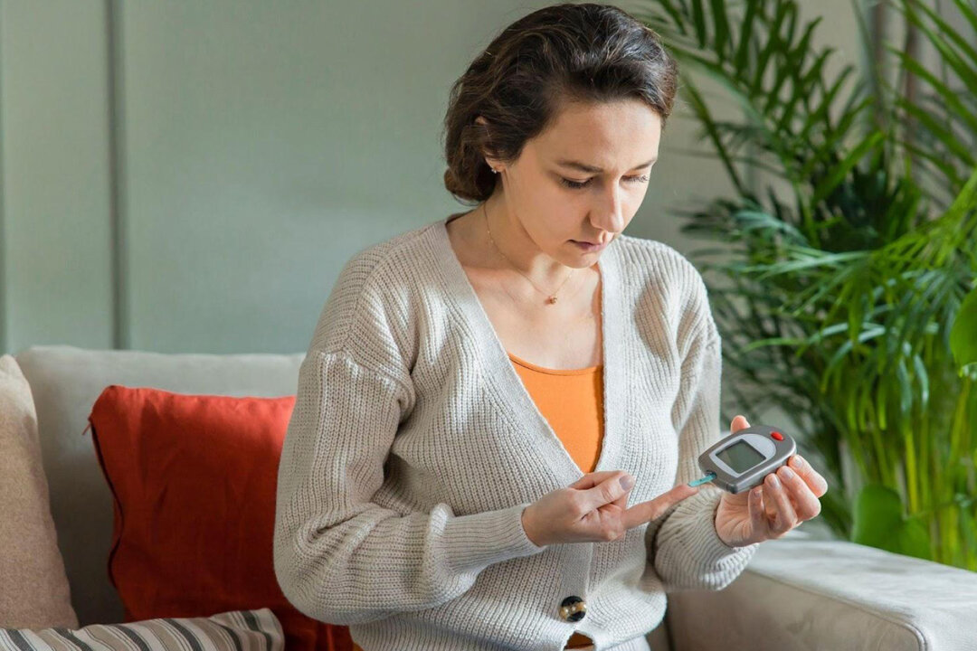 Traditional Chinese medicine believes that diabetes is closely related to obesity, often a result of improper diet leading to gastrointestinal damage and metabolic disorders. (Ahmet Misirligul/Shutterstock)
