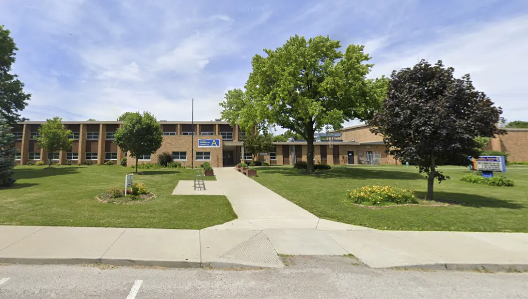 Entrance to Jonathan Jennings School 109 in Indianapolis in June 2019. (Google Maps/Screenshot via The Epoch Times)