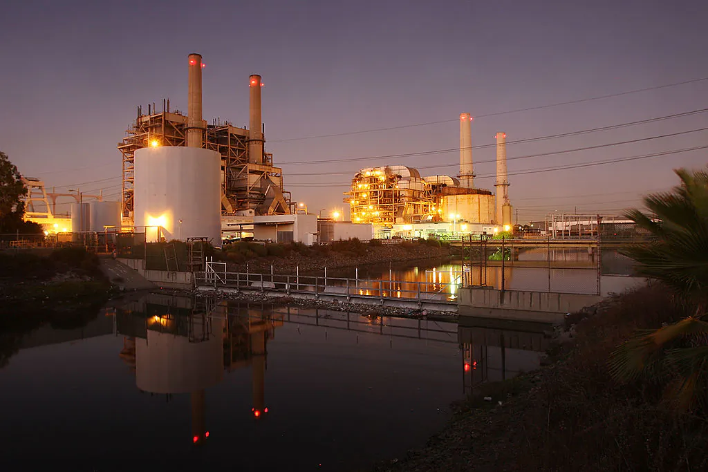 The AES Corporation 495-megawatt Alamitos natural gas-fired power station stands in Long Beach, Calif., on Oct. 1, 2009. (David McNew/Getty Images)