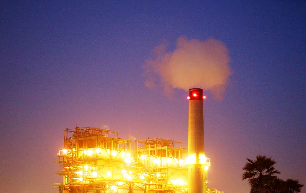 The AES Corp. Huntington Beach power plant produces energy for southern California in in Newport Beach, Calif., in May 9, 2002. (David McNew/Getty Images)