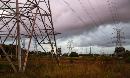 Australians Face ‘Difficult Summer’: Minister Defends New Taxpayer Support of Renewable Scheme