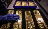 Gold to Hit $2,200, Silver to See ‘Dramatic’ Move in 2024: UBS Strategist