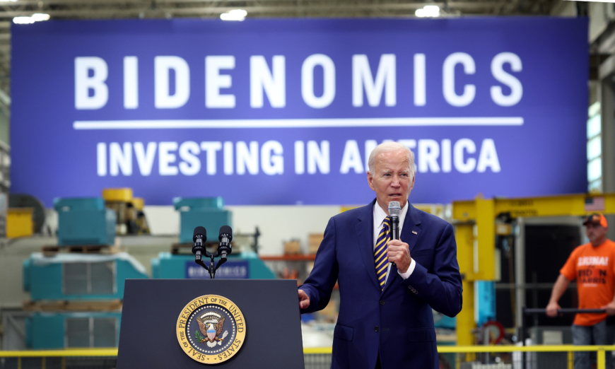 Biden prioritizes economic message in Wisconsin, disregards Trump’s 4th indictment.