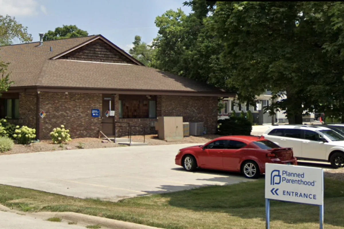 The Planned Parenthood Health Center at 2709 Knoxville Avenue in Peoria, Ill., in July 2022. (Google Maps/Screenshot via The Epoch Times)