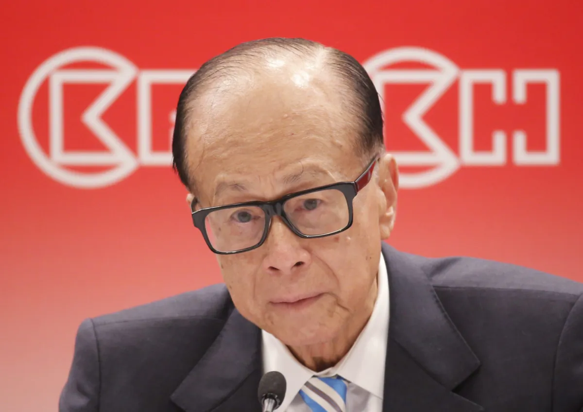 Hong Kong tycoon Li Ka-shing, chairman of CK Hutchison Holdings Ltd., speaks at a press conference to announce corporate annual results, in Hong Kong on March 22, 2017. (AP Photo/Kin Cheung)