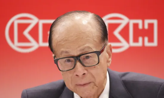 Canadian-Hong Kong Billionaire Li Ka-Shing Donated to HK Police Amid Democracy Clampdown