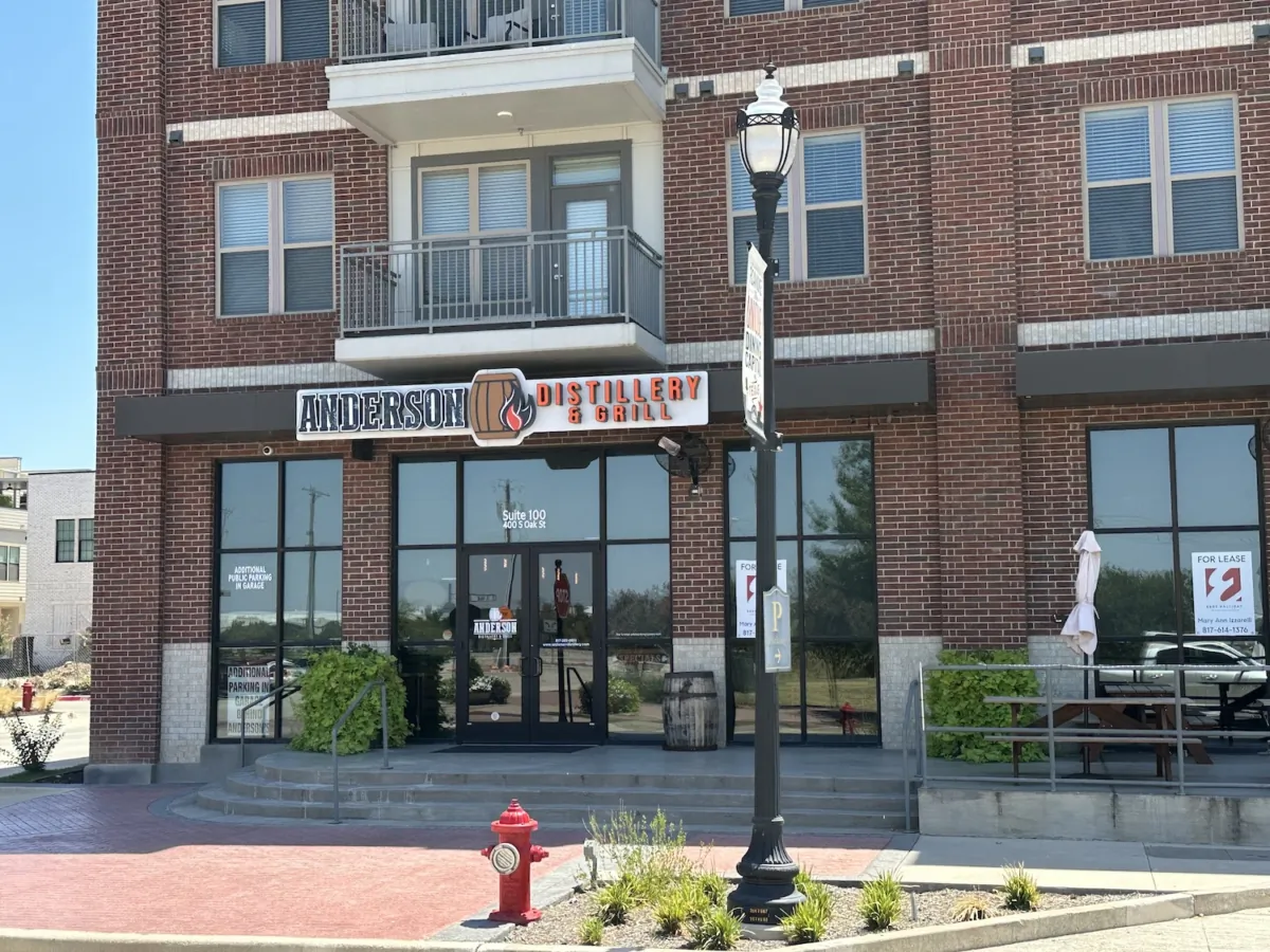 Anderson Distillery and Grill closed its business on Aug. 8, 2023, less than a year after hosting a "family-friendly" drag show. (Jana J. Pruet/the Epoch Times)