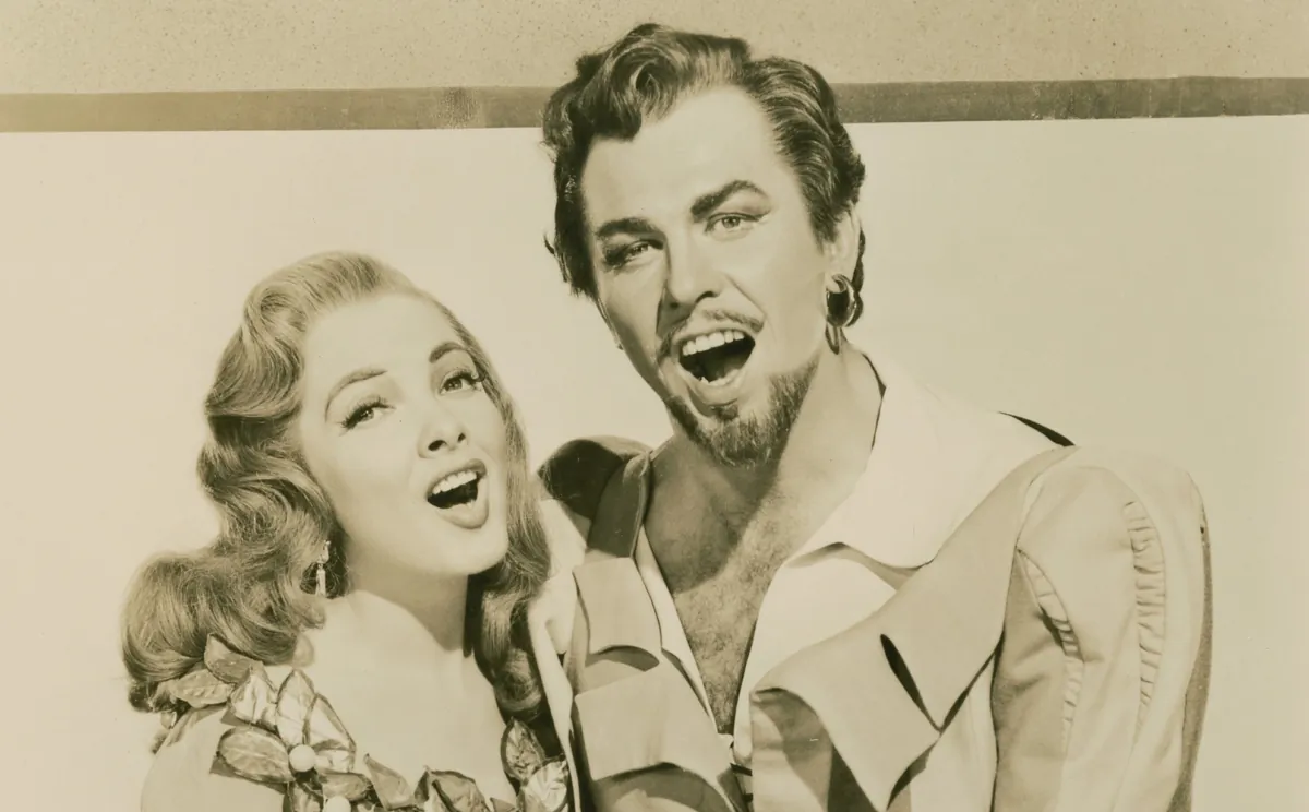 A publicity still for the 1953 film "Kiss Me, Kate" starring Kathryn Grayson and Howard Keel. (MovieStillsDB)