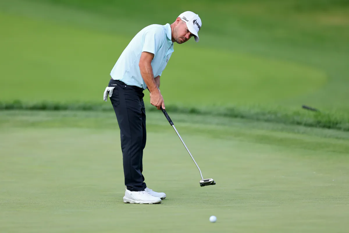 Brian Harman of the United States putts on the 18th green during the first round of the BMW Championship at Olympia Fields Country Club in Olympia Fields, Illinois, on Aug. 17, 2023. (Michael Reaves/Getty Images)