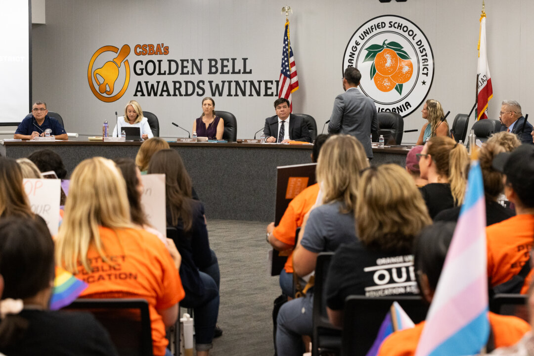 Campaign to Recall Conservative Orange Unified Trustees Submits Enough ...