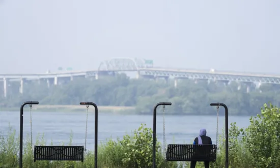 Wildfire Smoke From NWT and BC Is Affecting Air Quality in Northern Ontario