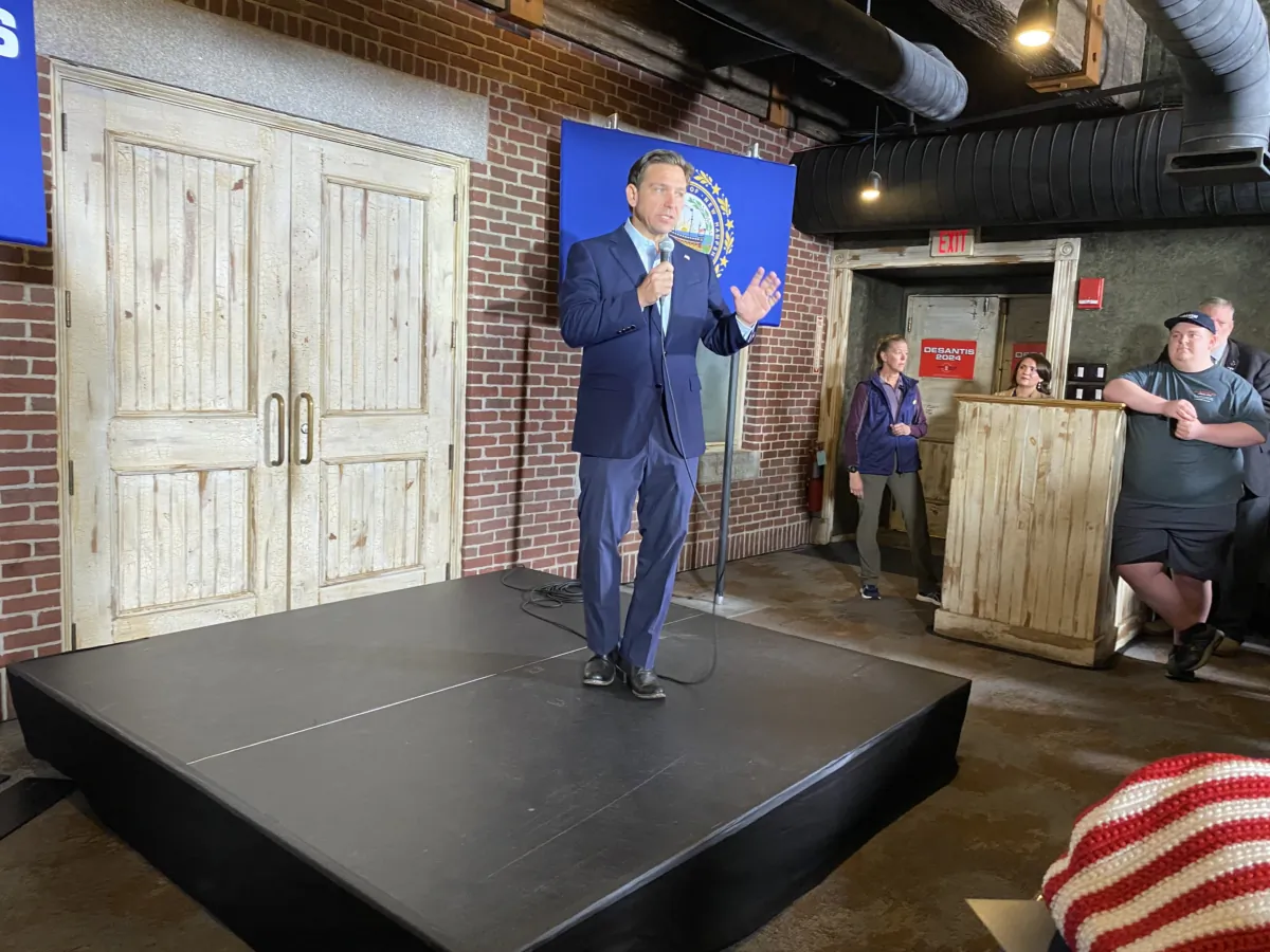 Florida Gov and U.S. presidential candidate Ron DeSantis speaks in New Hampshire on Aug. 19, 2023. (Alice Giordano)