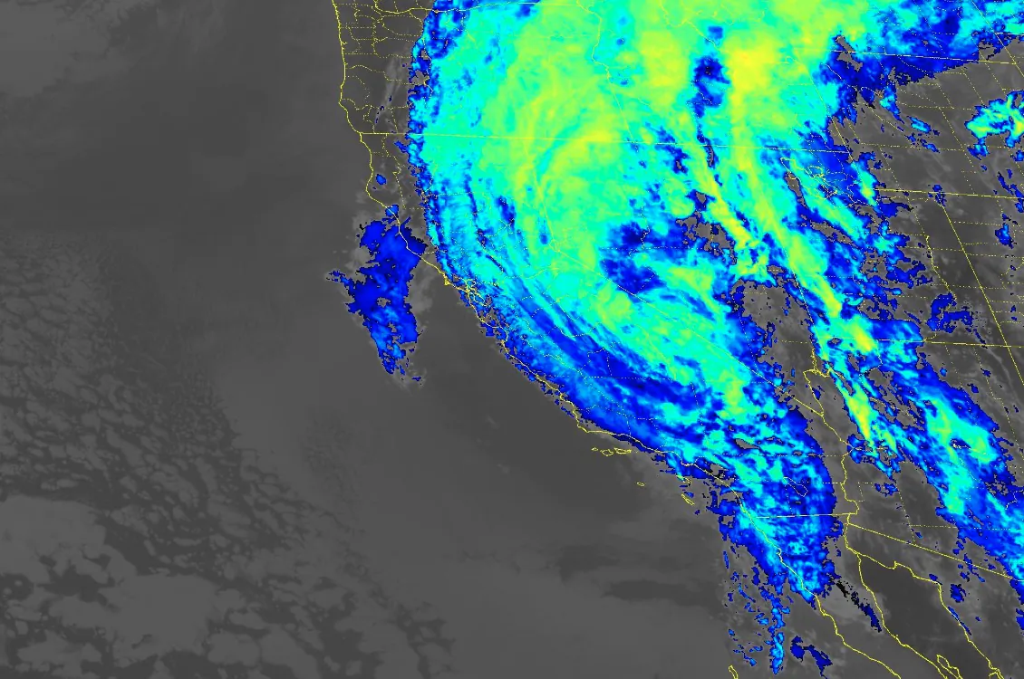 Visible and infrared imaging of clouds forming around Tropical Storm Hilary by NOAA's GOES geostationary satellite around 8 p.m., on Aug. 20, 2023. (NOAA/Screenshot via The Epoch Times)